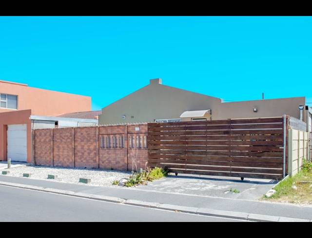 3 BEDROOM HOUSE FOR SALE IN PELIKAN PARK